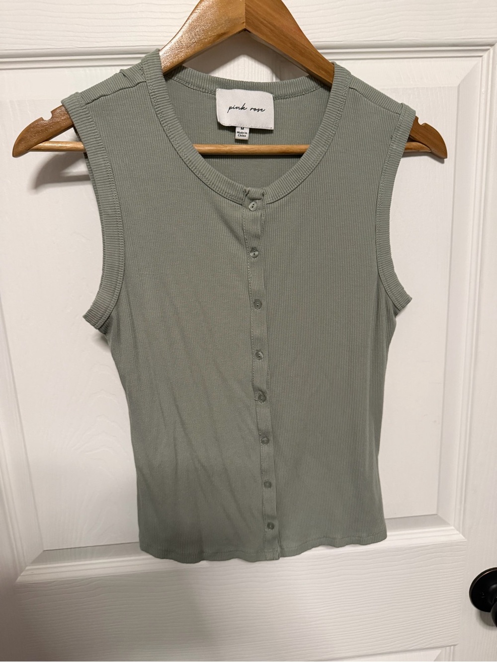 Pink Rose Sage-Gray Ribbed Button-Front Sleeveless Top